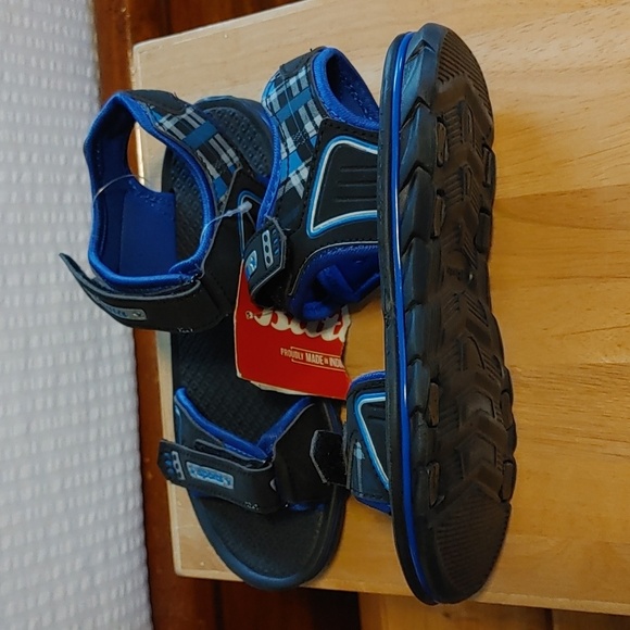 🌸2X Host Pick🌸NWT Boy's Bata Sandals - Picture 4 of 7